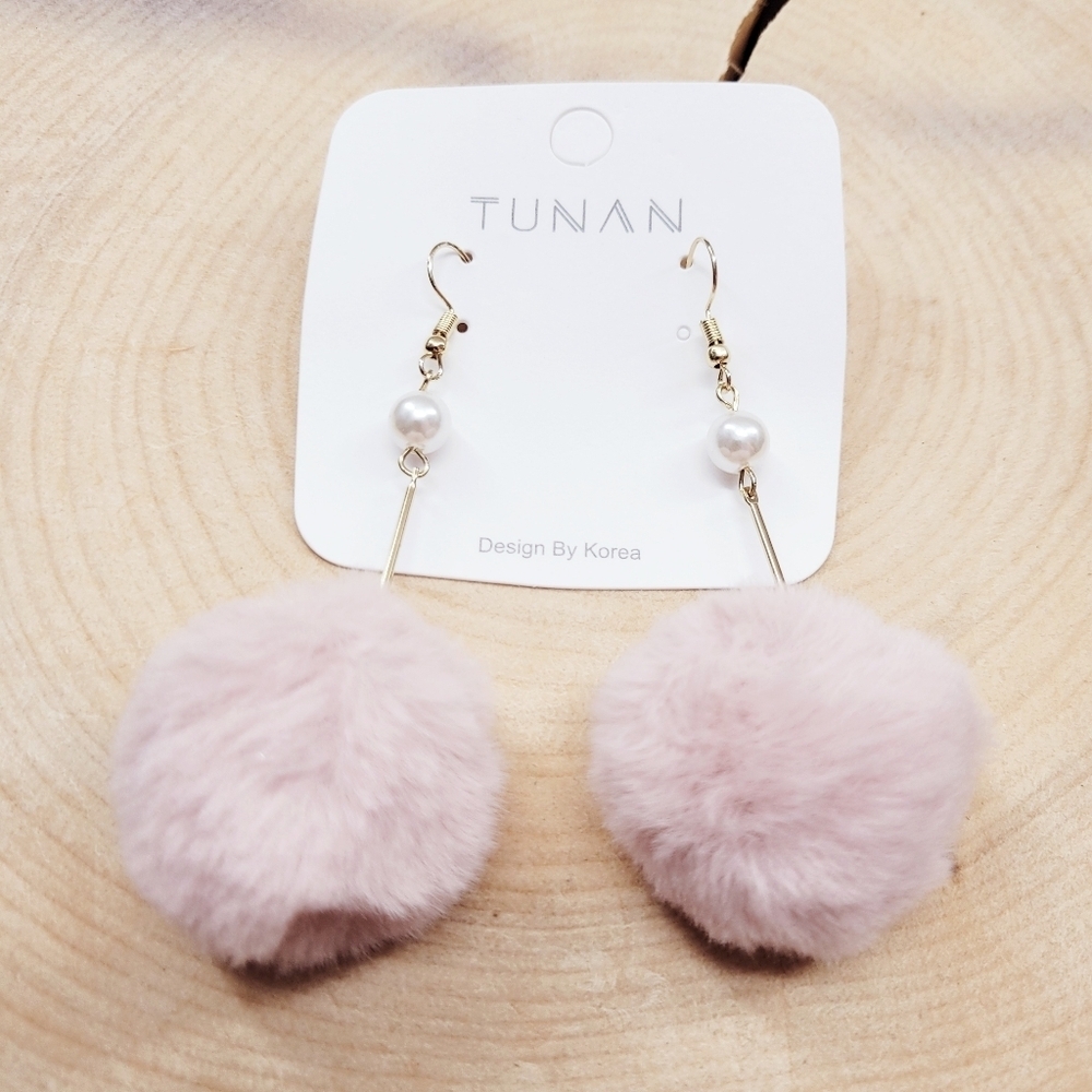 Brand New Gold Tone Pink Fluffy Earrings